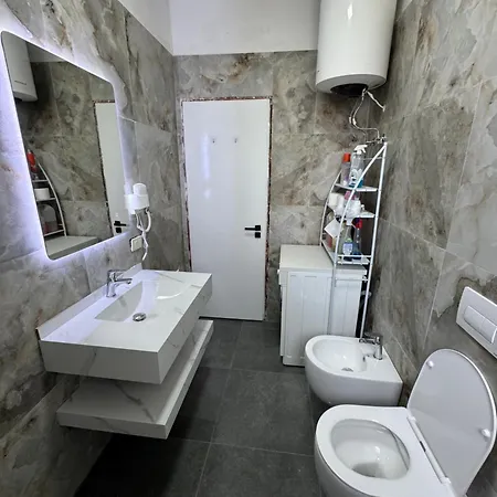 Arol Apartment, Appartamento *