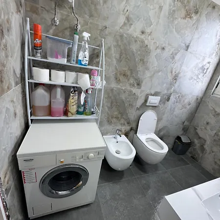 Arol Apartment, Appartement