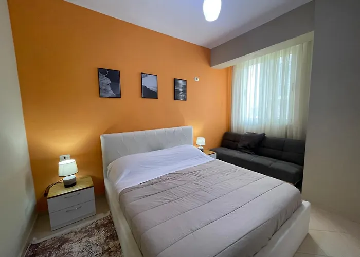 アパート Arol Apartment, *